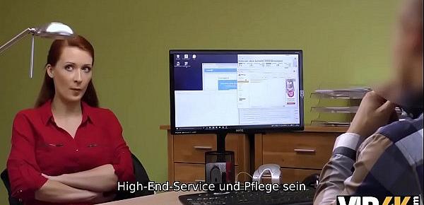 VIP4K. Agent schraubt die vollbusige Rothaarige Isabella Lui, weil sie wirklich Geld braucht